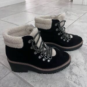 Cliffs White Mountain Women's Black and Cream Ankle Boots